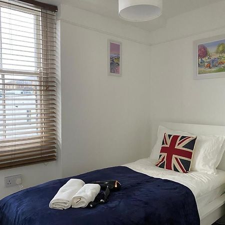 Comfy Private Rooms In Camden Town, Central Лондон Екстериор снимка