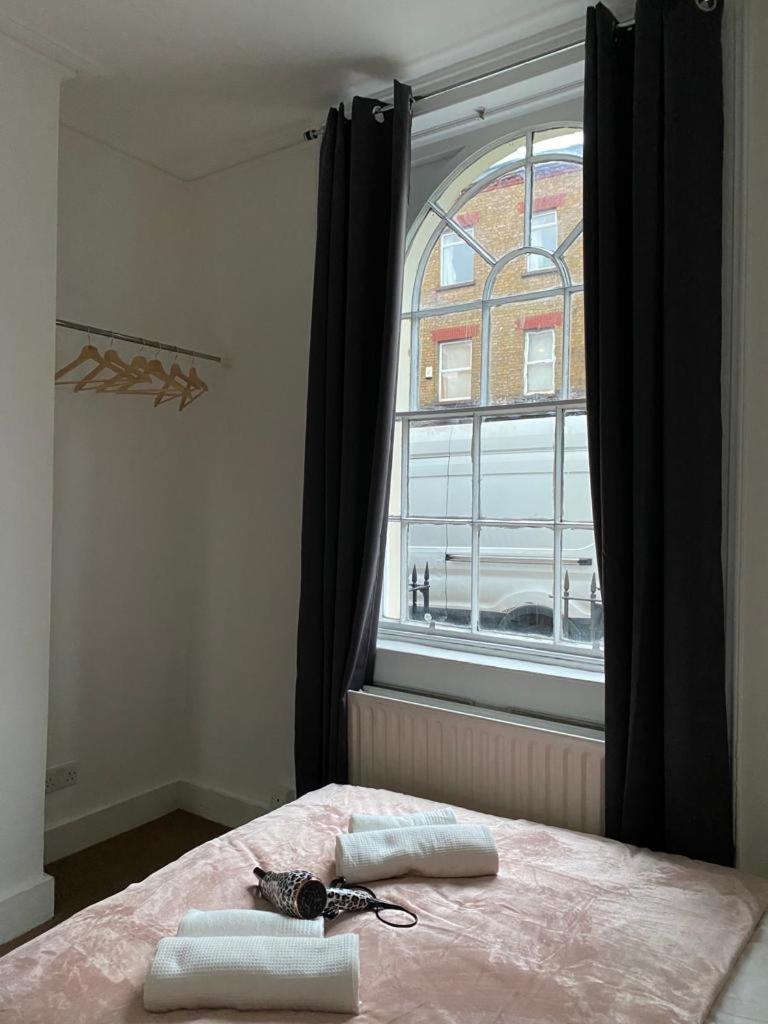 Comfy Private Rooms In Camden Town, Central Лондон Екстериор снимка