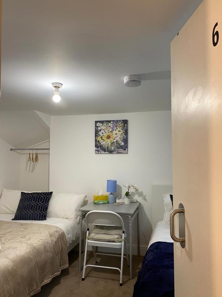 Comfy Private Rooms In Camden Town, Central Лондон Екстериор снимка