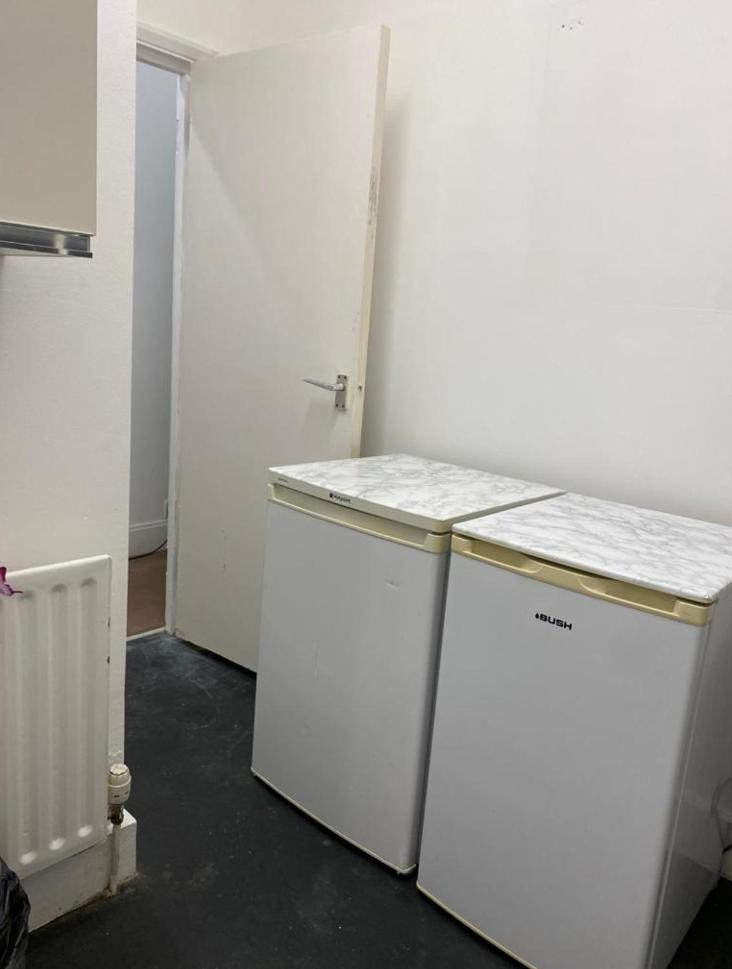 Comfy Private Rooms In Camden Town, Central Лондон Екстериор снимка