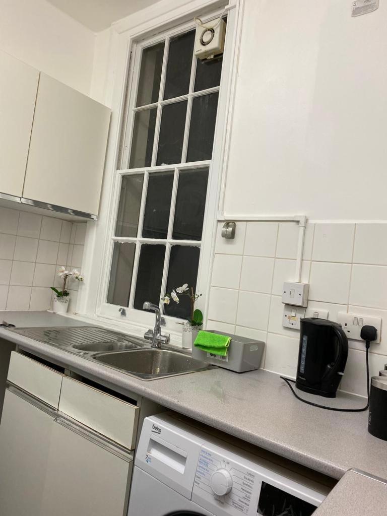 Comfy Private Rooms In Camden Town, Central Лондон Екстериор снимка